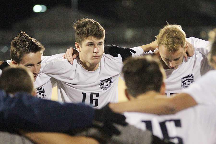 Vega Sproul huddle