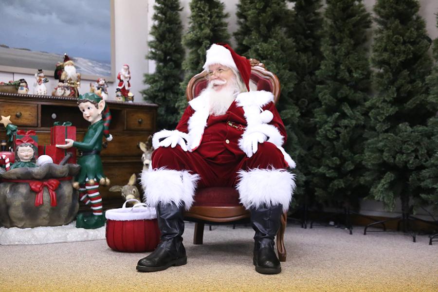 Sometimes it's best to leave the gift-giving to Santa rather than trusting in your classmates. PHOTO BY PAYTON GADDY/Shorelines Yearbook